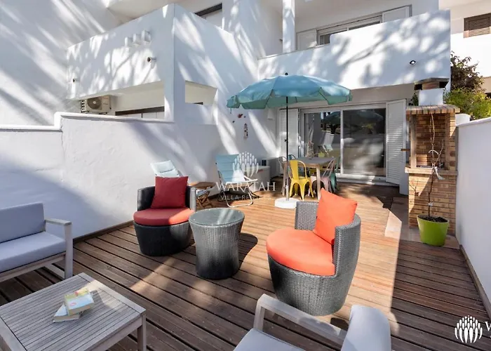 Townhouse Farah ヴァーレ・ド・ローボ