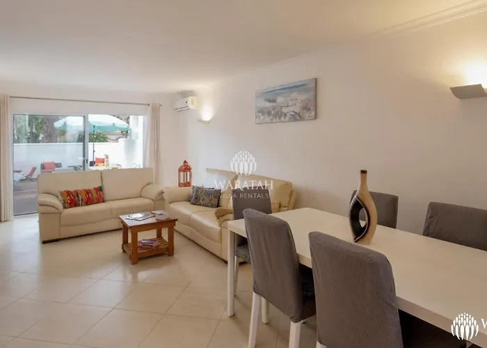 Townhouse Farah * ヴァーレ・ド・ローボ