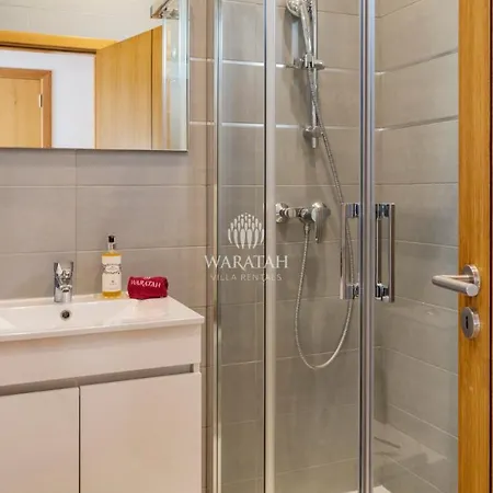 Townhouse Farah Vale do Lobo